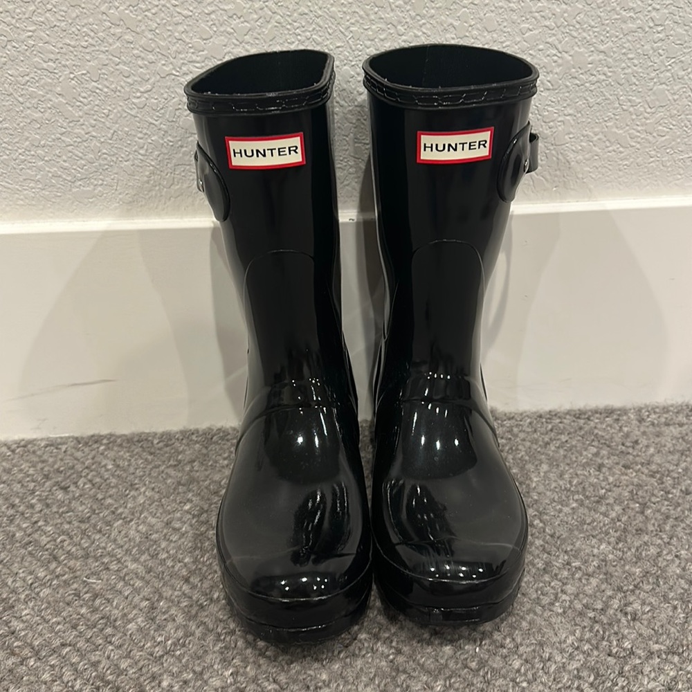 black shiny hunter boots size women’s US 9